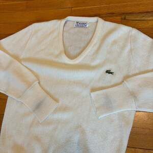 Vintage 80’s IZOD LACOSTE V Neck Cream Sweater No Size Tag Cream Pullover Prep